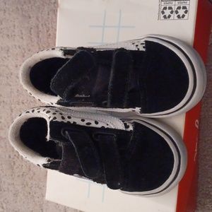 Van canvas shoes for toddler's size 6c